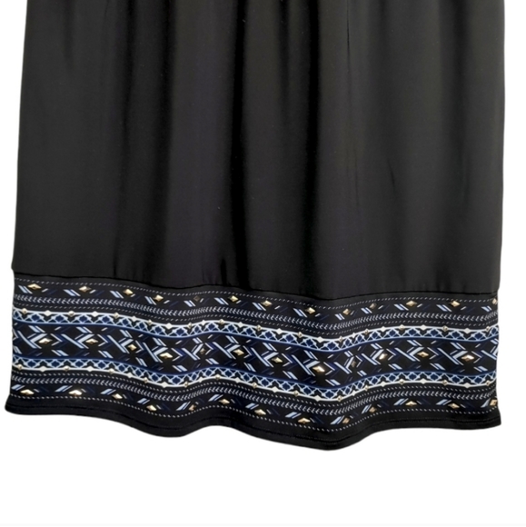 WHBM Keyhole Embroidered Hem Stretch Waist Dress Women's Size Medium M - Picture 5 of 6